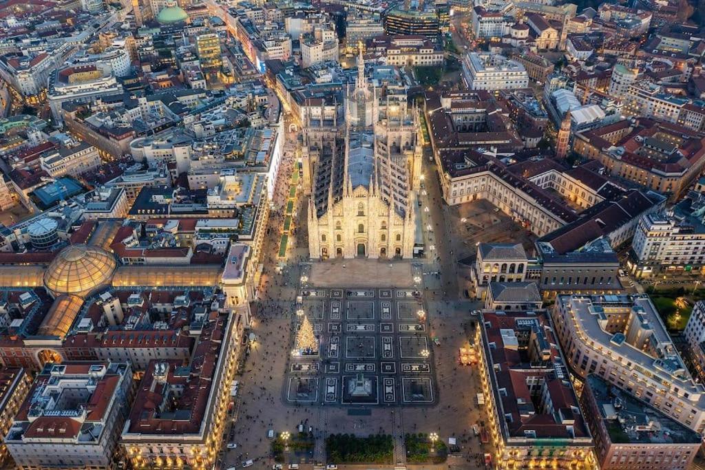 Апартаменты Duomo 10 Min Luxury • Terrazzo • Wi-Fi • Netflix Милан Экстерьер фото