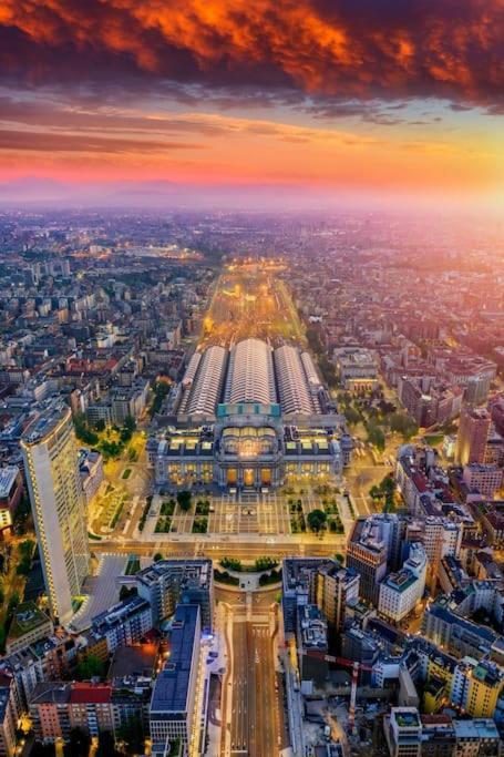 Апартаменты Duomo 10 Min Luxury • Terrazzo • Wi-Fi • Netflix Милан Экстерьер фото