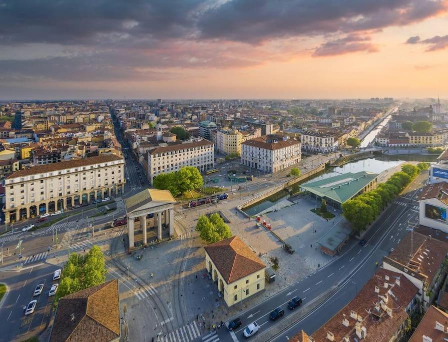 Апартаменты Duomo 10 Min Luxury • Terrazzo • Wi-Fi • Netflix Милан Экстерьер фото